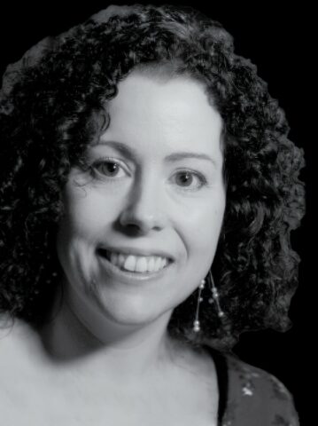 Hannah Ellis Head Shot