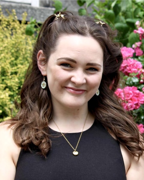 Lucy Bracken biography picture